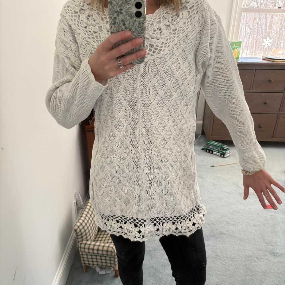 American-vintage Women's White and Cream Jumper